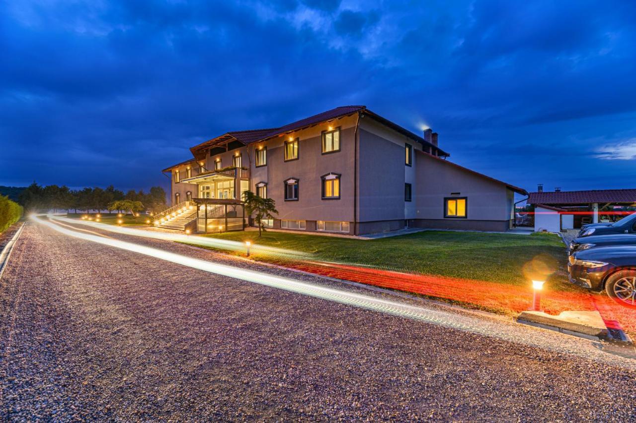 Stejarii Resort Ineu  المظهر الخارجي الصورة