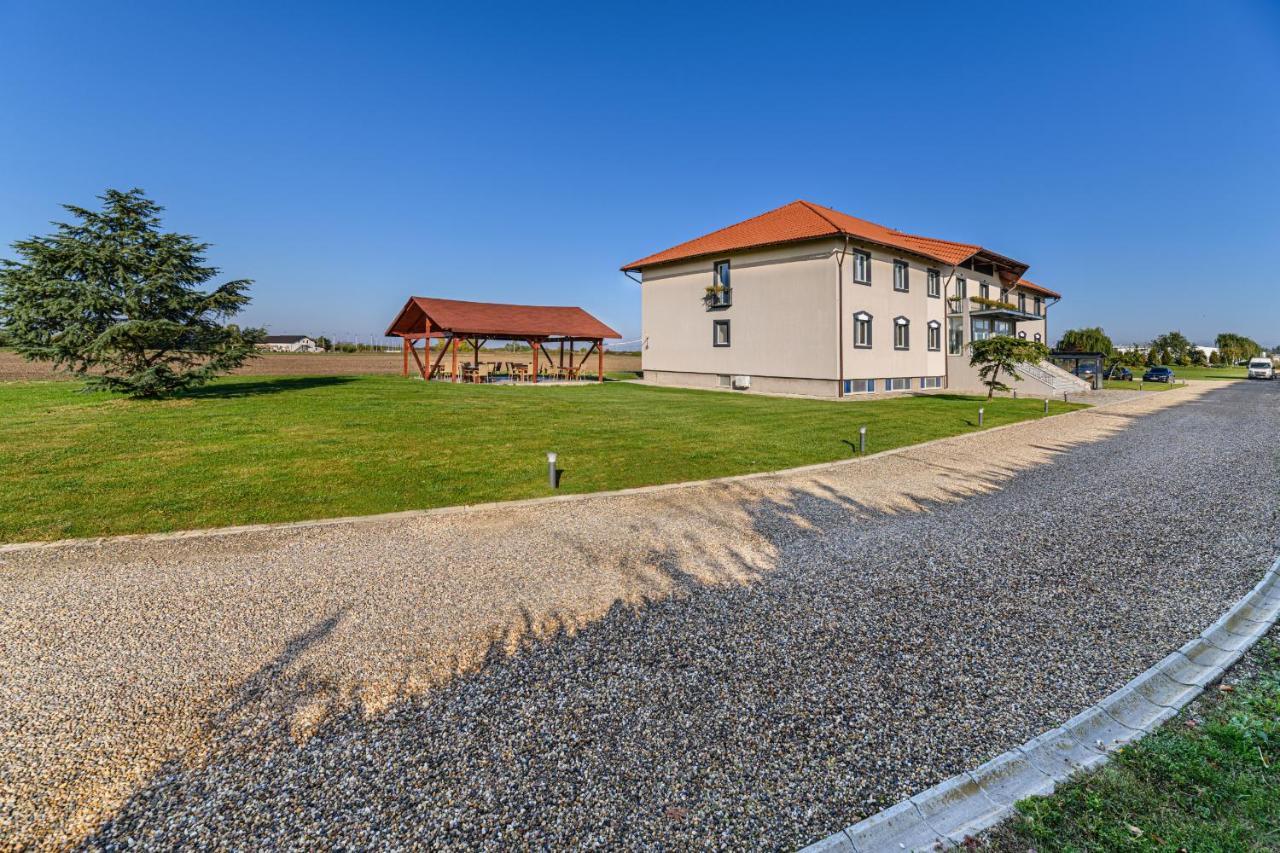 Stejarii Resort Ineu  المظهر الخارجي الصورة